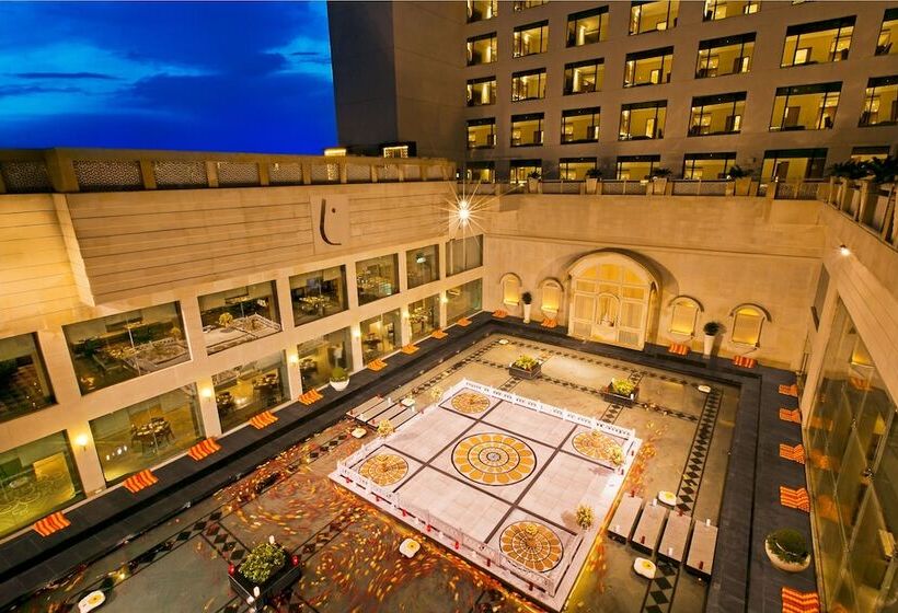 בית מלון כפרי The Lalit Jaipur