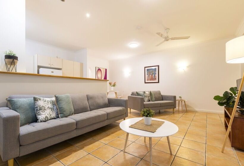 Отель The Mediterranean Port Douglas