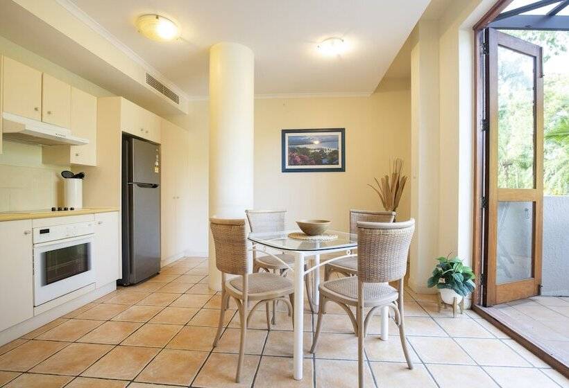 هتل The Mediterranean Port Douglas