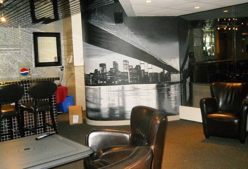 酒店 Travelodge By Wyndham Troisrivieres