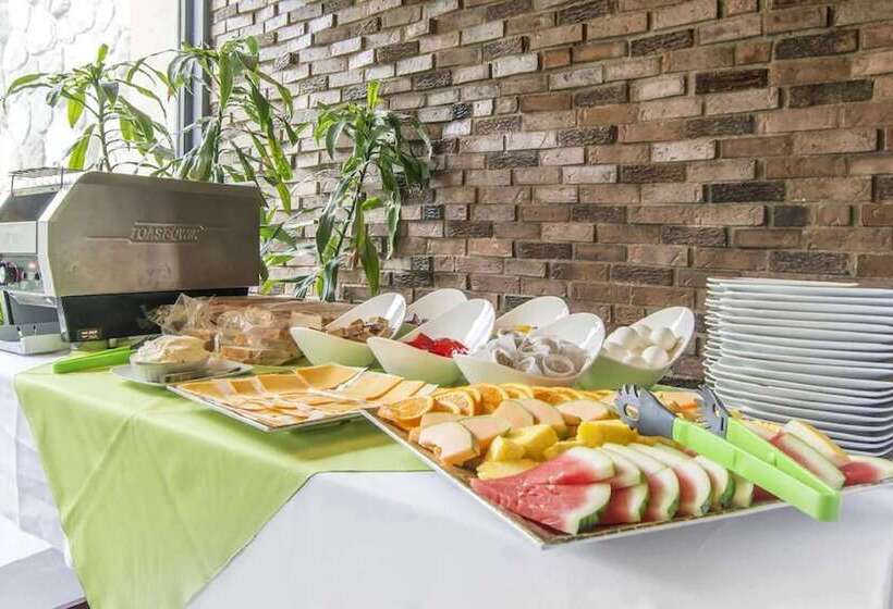 酒店 Travelodge By Wyndham Troisrivieres