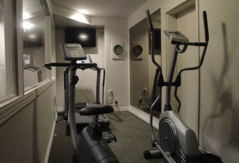 酒店 Travelodge By Wyndham Troisrivieres