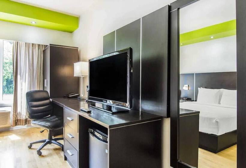 酒店 Travelodge By Wyndham Troisrivieres