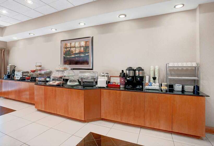 فندق Wingate By Wyndham Atlanta Fairburn