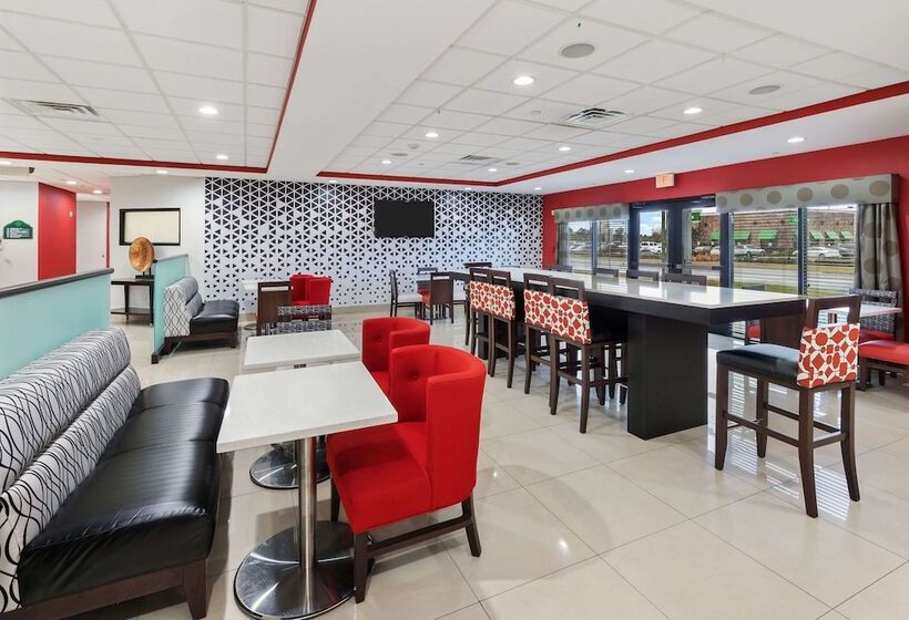 هتل Wingate By Wyndham Lake Charles Casino Area