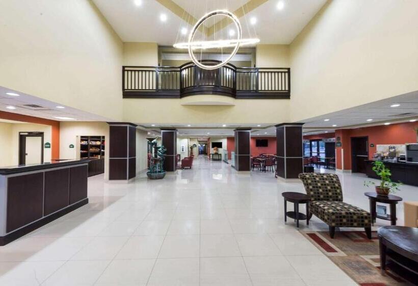 هتل Wingate By Wyndham Lake Charles Casino Area