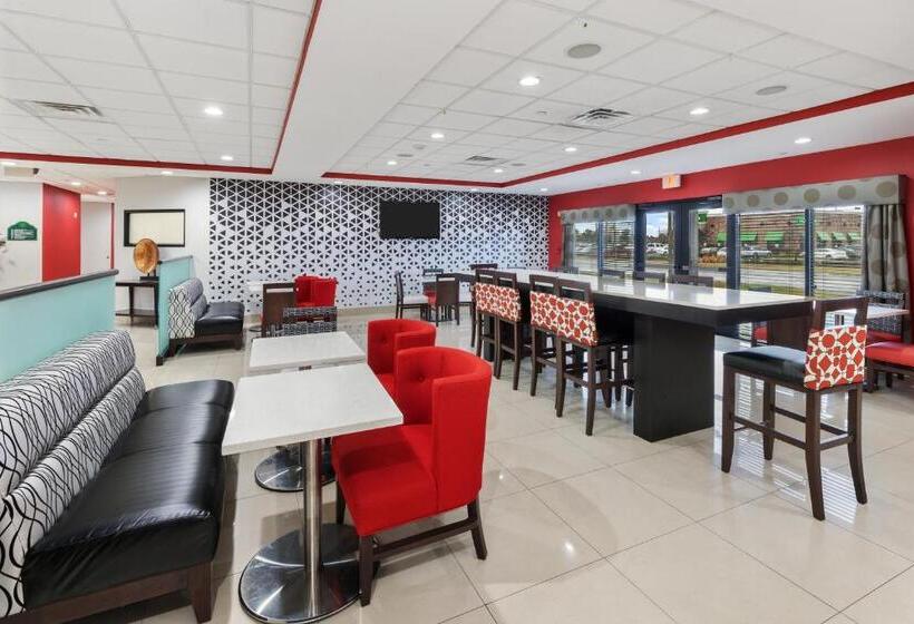 هتل Wingate By Wyndham Lake Charles Casino Area