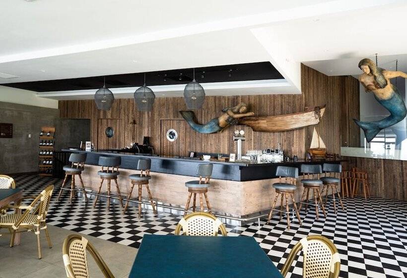 Yachting Hotel Quintero