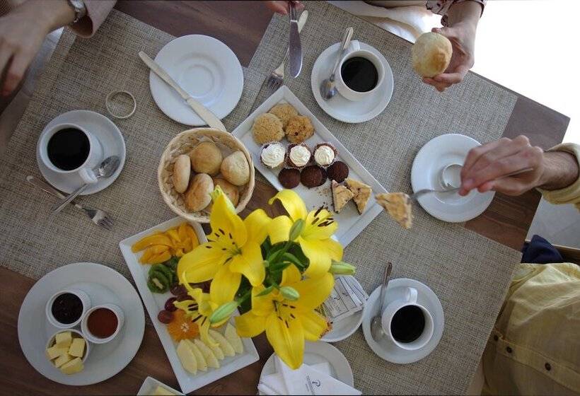 Yachting Hotel Quintero