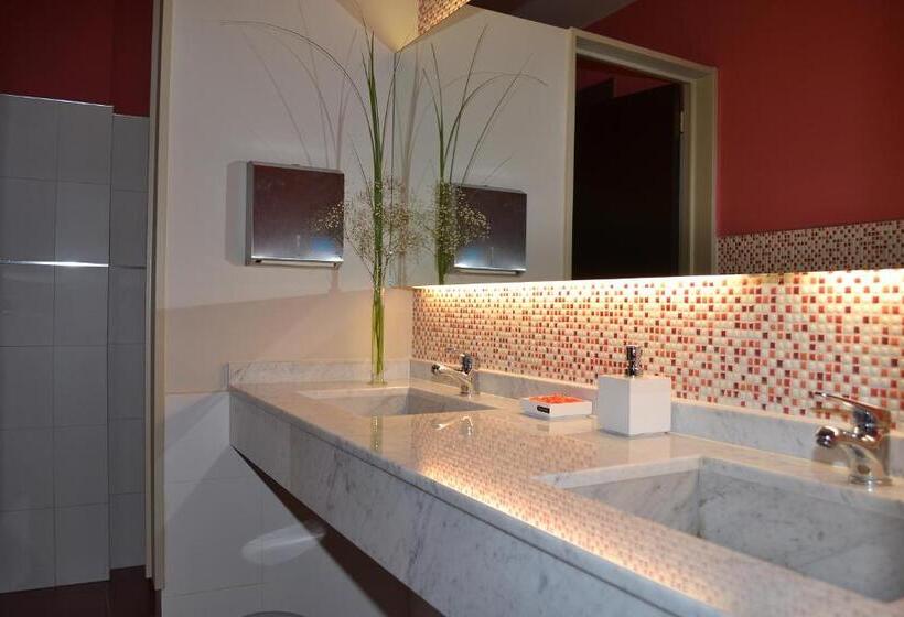 Kube Apartments Express