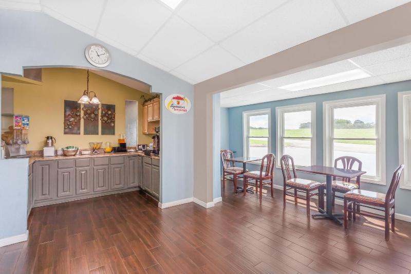 汽车旅馆 Lake View Inn & Suites