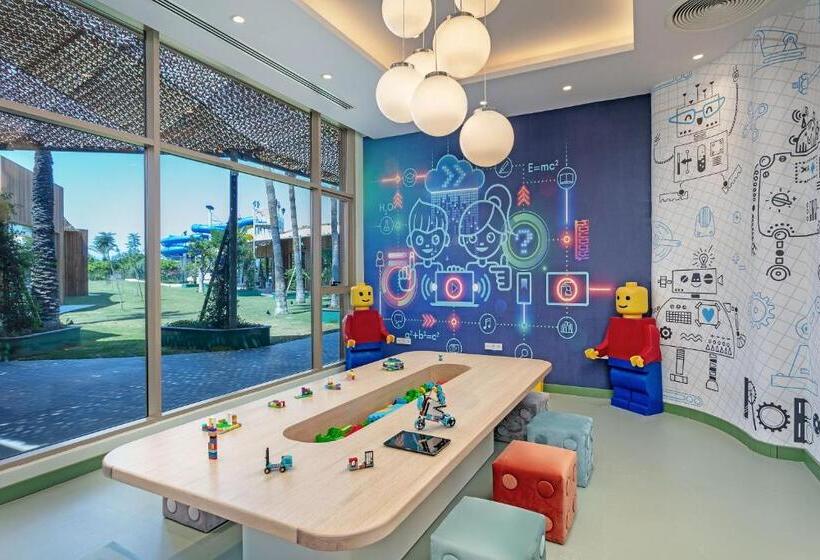 استراحتگاه Titanic Deluxe Lara