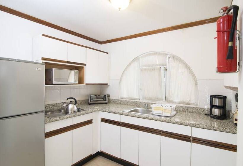 Apartotel & Suites Villas Del Rio