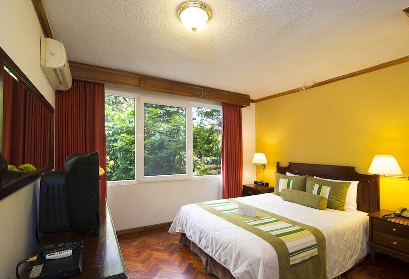 Apartotel & Suites Villas Del Rio