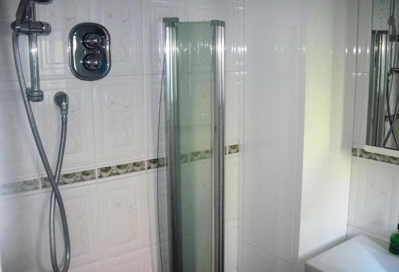 مبيت وإفطار Shrubdown