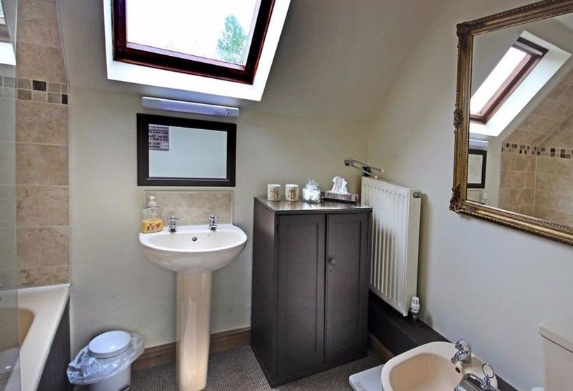 فندق Castle Farmhouse B & B