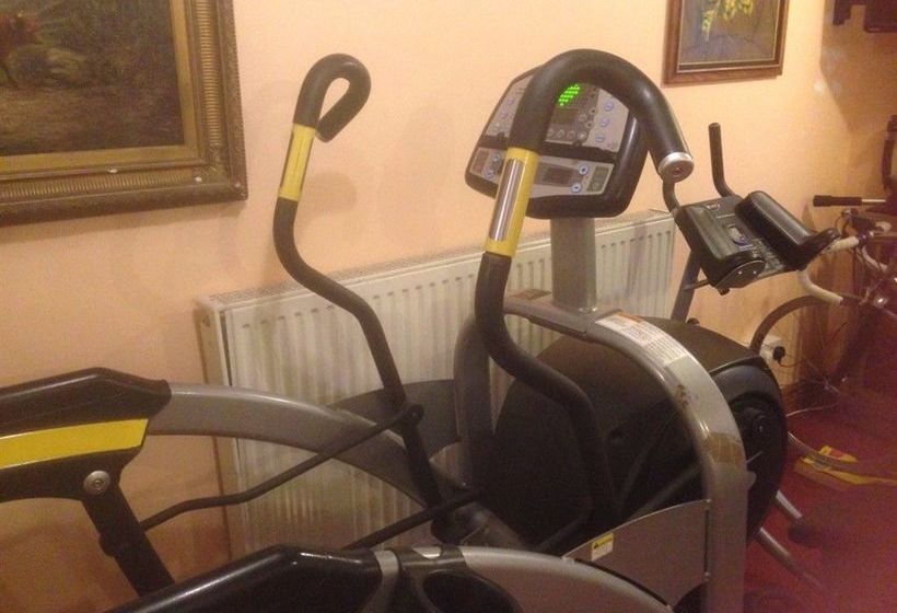 فندق Castle Farmhouse B & B