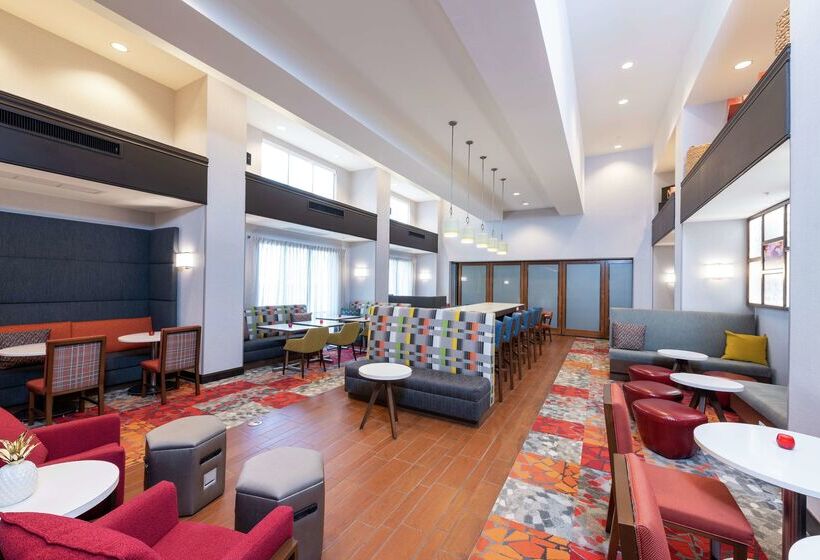 Hampton Inn & Suites Marshalltown