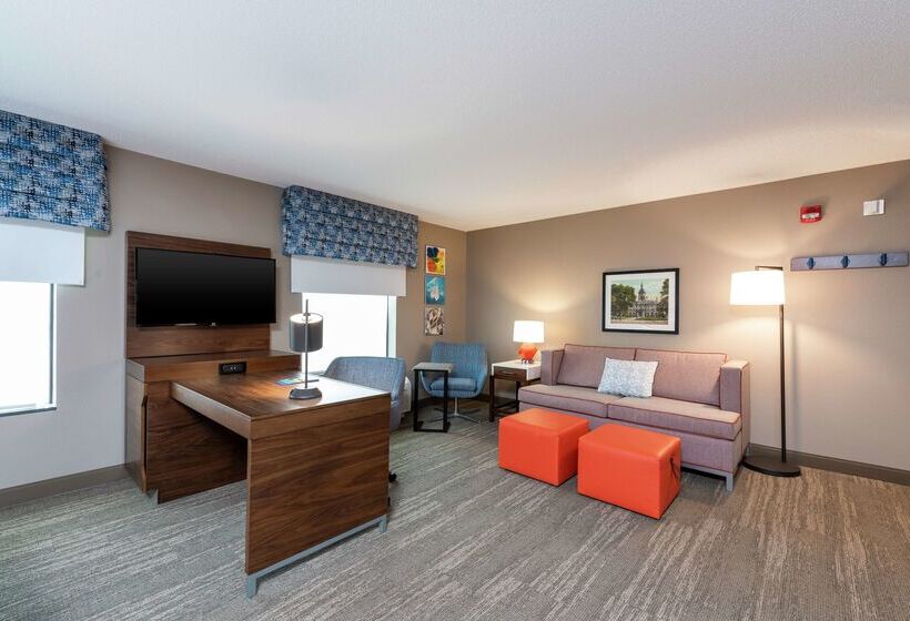 Hampton Inn & Suites Marshalltown