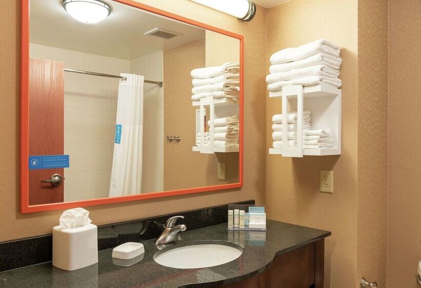 Hampton Inn & Suites Marshalltown