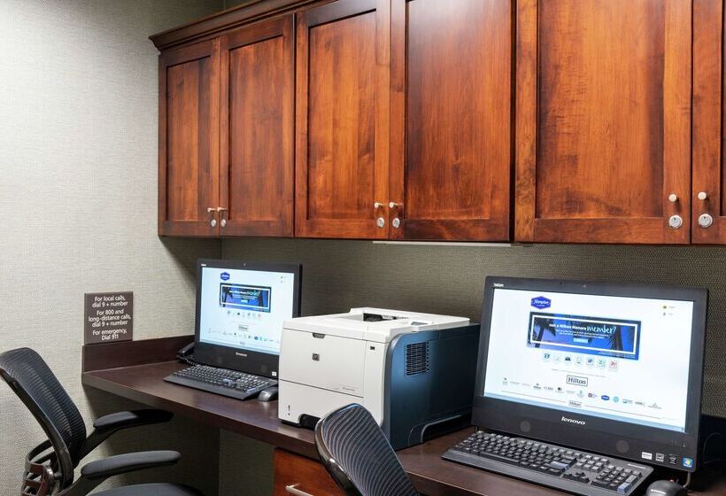 Hampton Inn & Suites Marshalltown