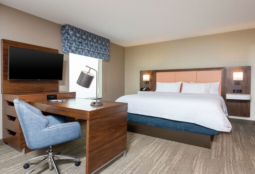 Hampton Inn & Suites Marshalltown