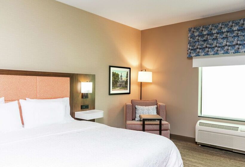 Hampton Inn & Suites Marshalltown