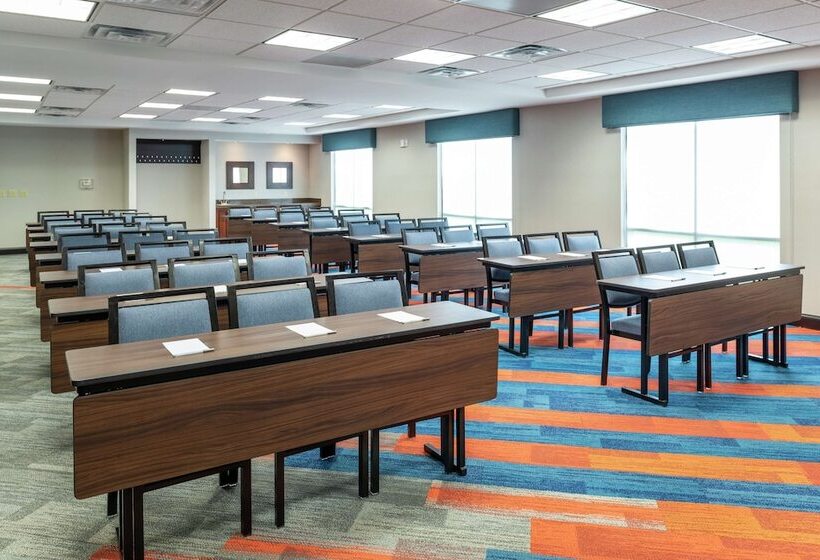 Hampton Inn & Suites Marshalltown