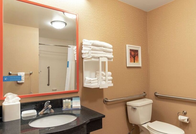 Hampton Inn & Suites Marshalltown