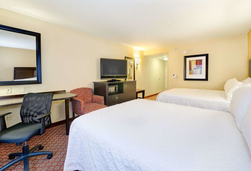 Hampton Inn Suites Scottsboro