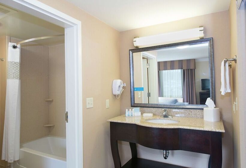 Hampton Inn Suites Scottsboro