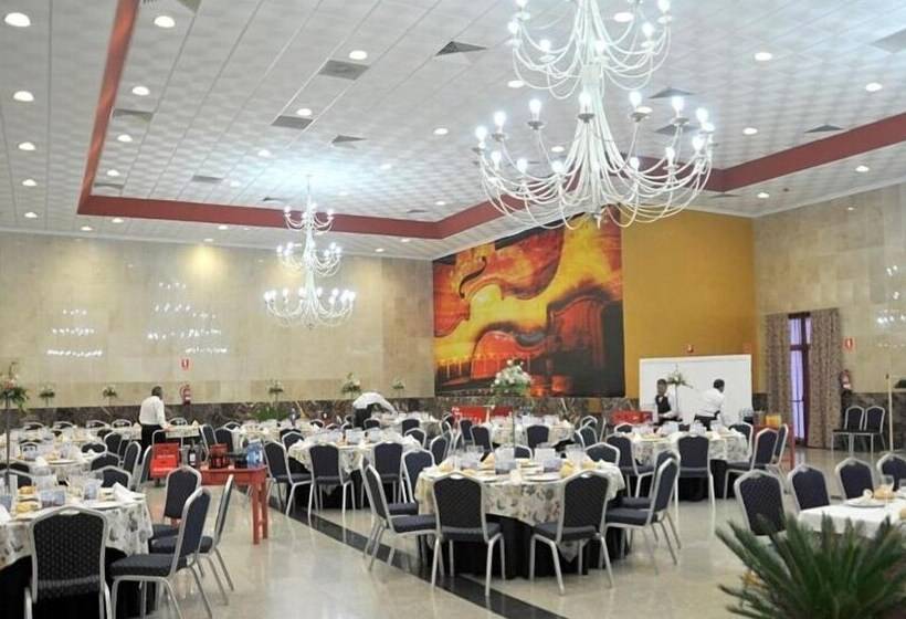 ホテル Acosta Ciudad De La Música