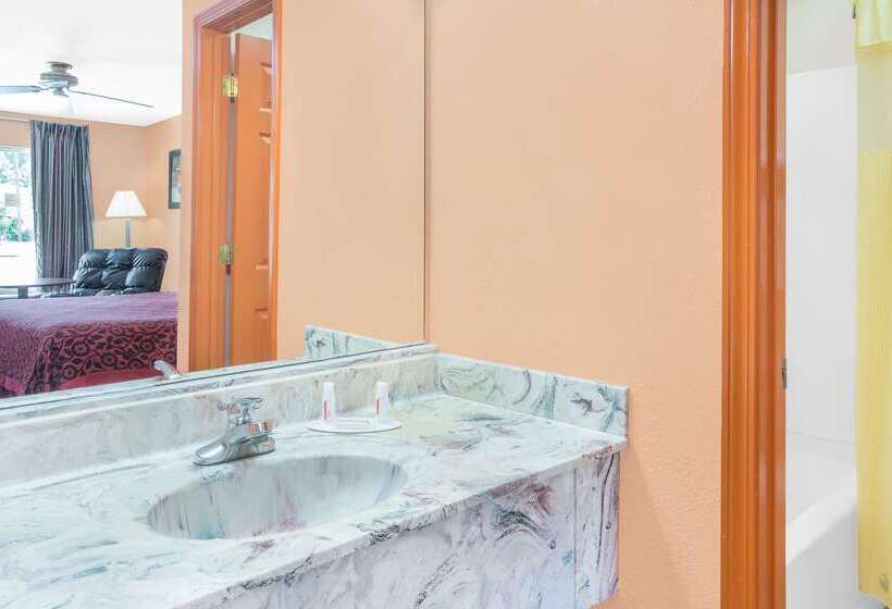 فندق America Best Value Inn Kosciusko