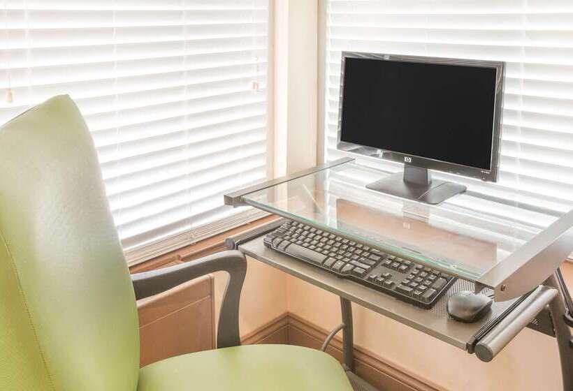 فندق America Best Value Inn Kosciusko