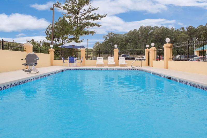 בית מלון כפרי America Best Value Inn Kosciusko