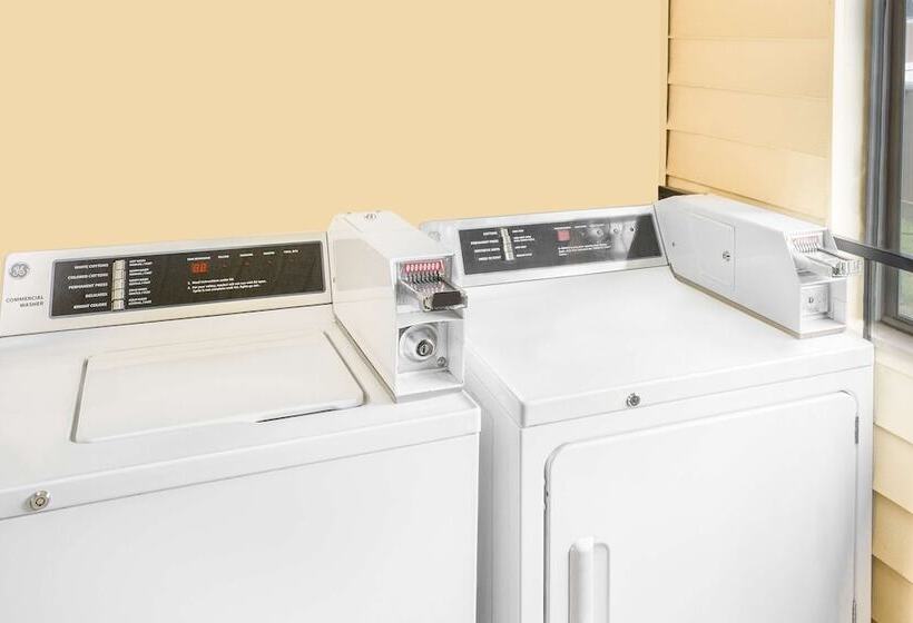 فندق America Best Value Inn Kosciusko