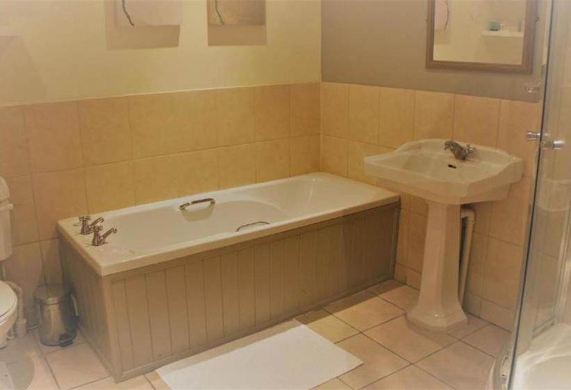 فندق Angel At Bourne