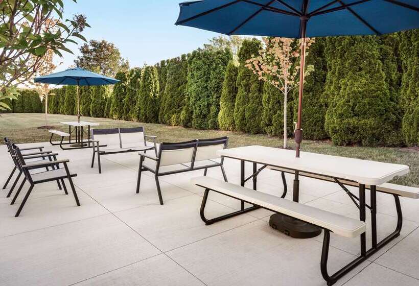 هتل Baymont By Wyndham Mt. Pleasant