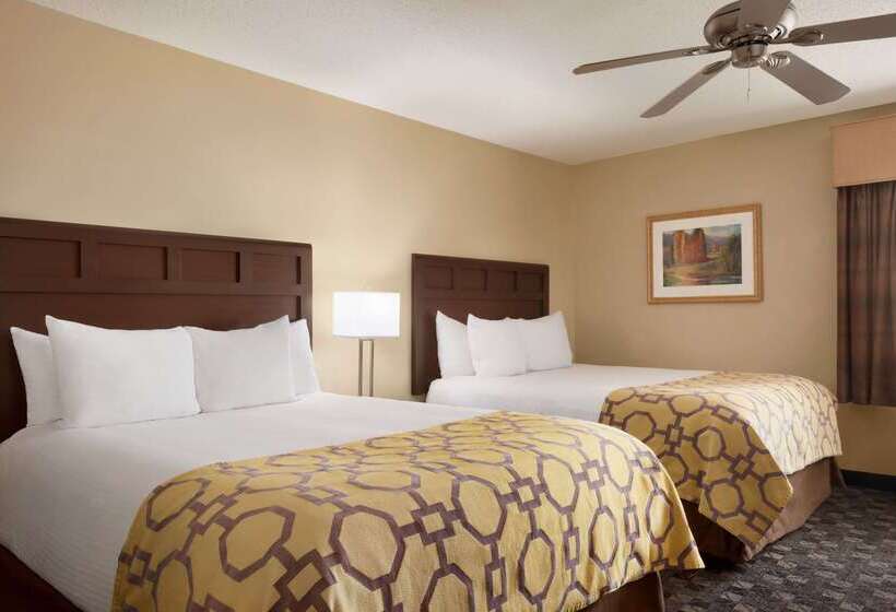 هتل Baymont By Wyndham Mt. Pleasant