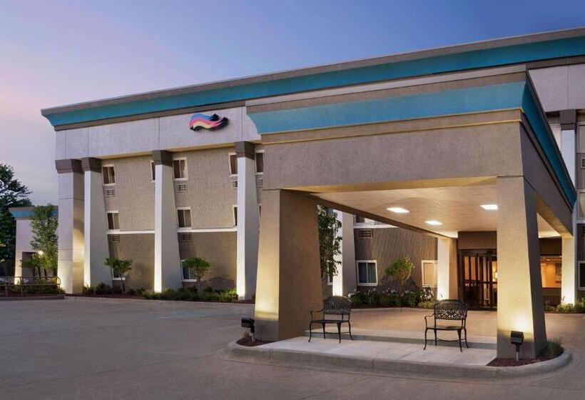 בית מלון כפרי Baymont By Wyndham Mt. Pleasant