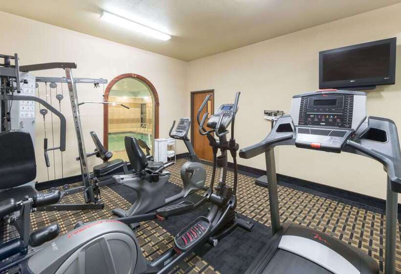 فندق Baymont By Wyndham Perryton