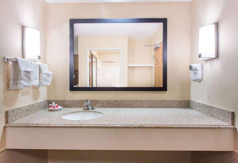 فندق Baymont By Wyndham Plymouth