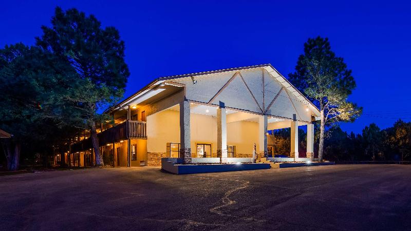 فندق Best Western Pine Springs Inn