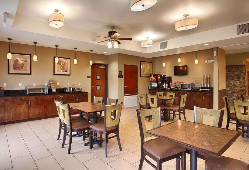 فندق Best Western Plus Desoto Inn & Suites