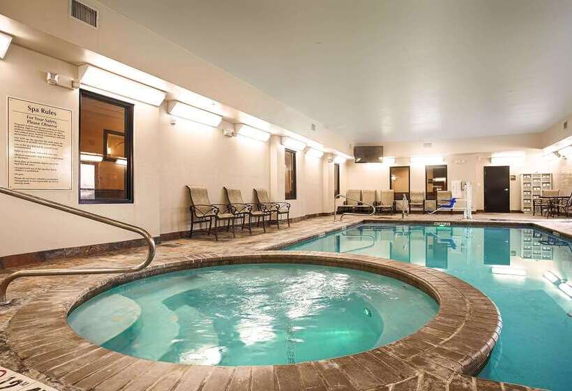 فندق Best Western Plus Desoto Inn & Suites