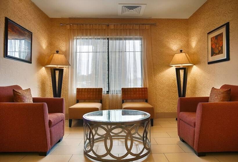 בית מלון כפרי Best Western Plus Desoto Inn & Suites