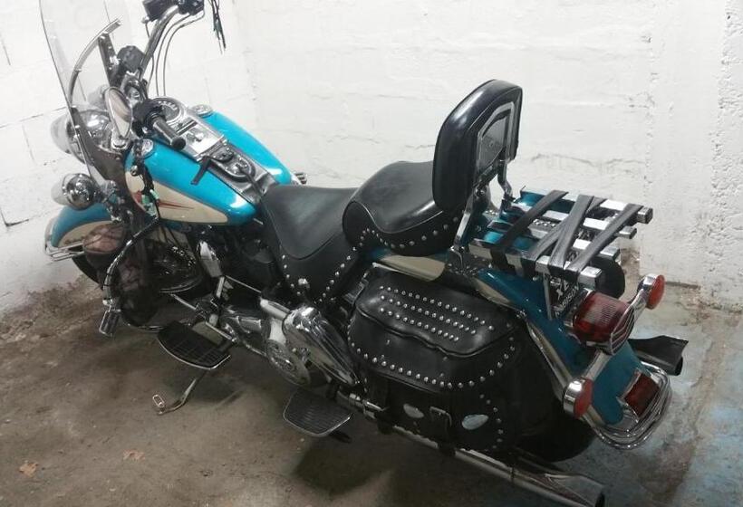 هتل Canal Aigues Mortes