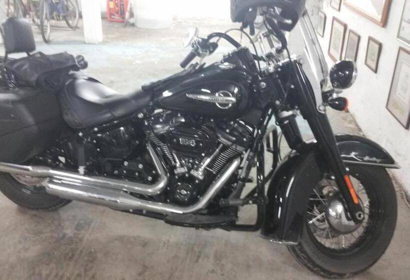 فندق Canal Aigues Mortes