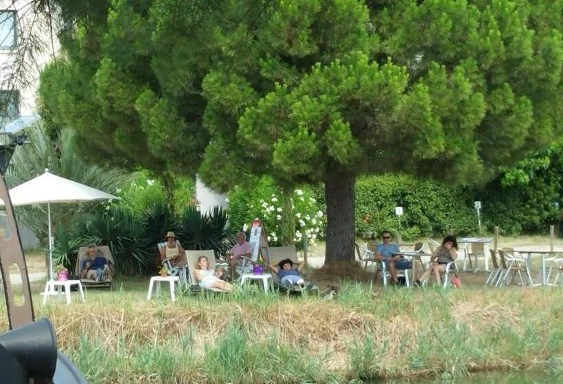 فندق Canal Aigues Mortes