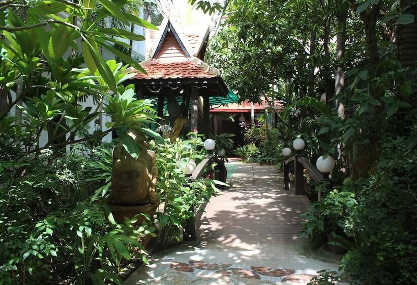 호텔 Central Night